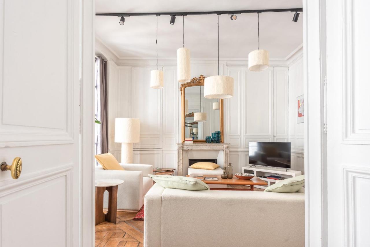 Outstanding Parisian Flat In Heart Of Center *