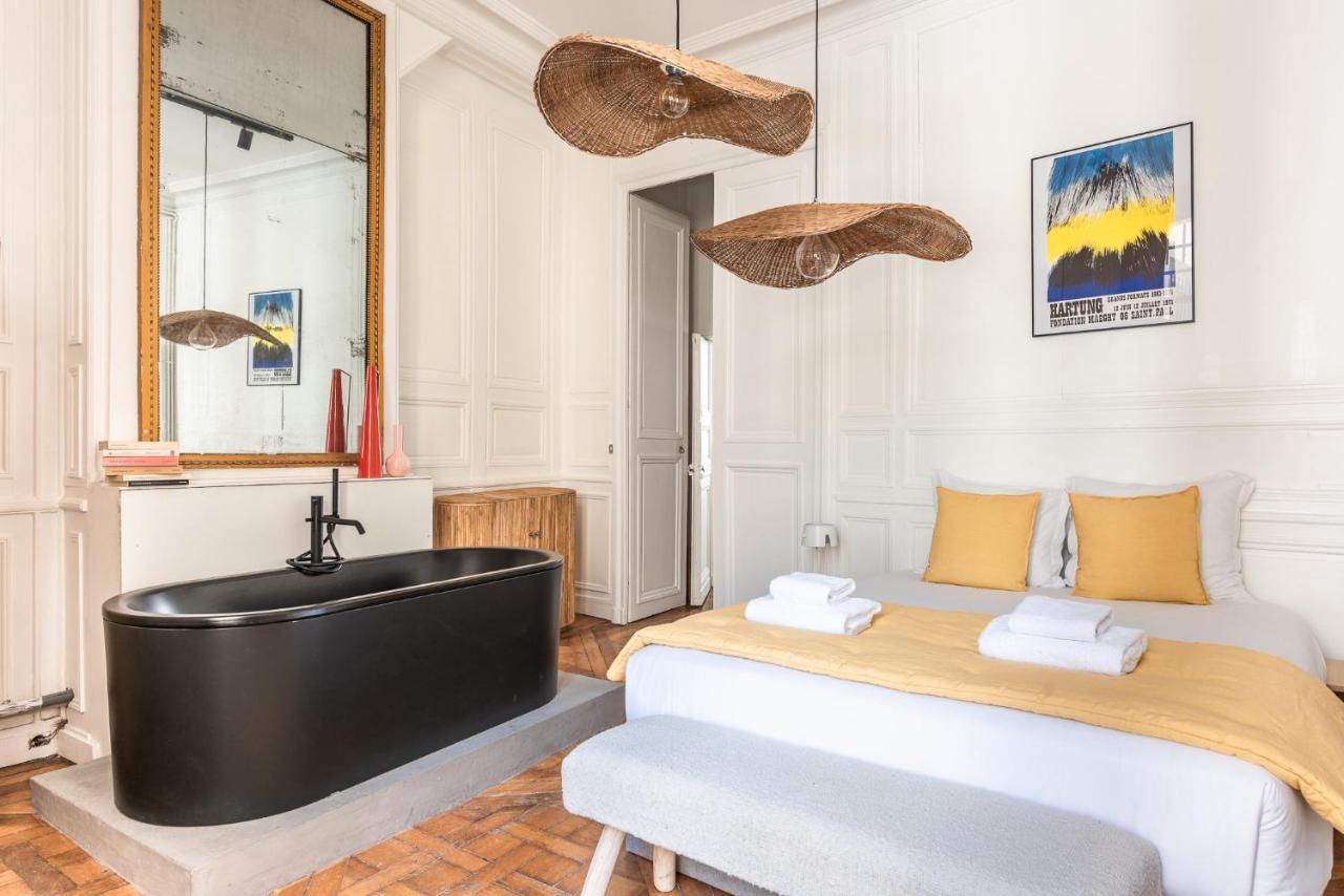 Outstanding Parisian Flat In Heart Of Center Parijs